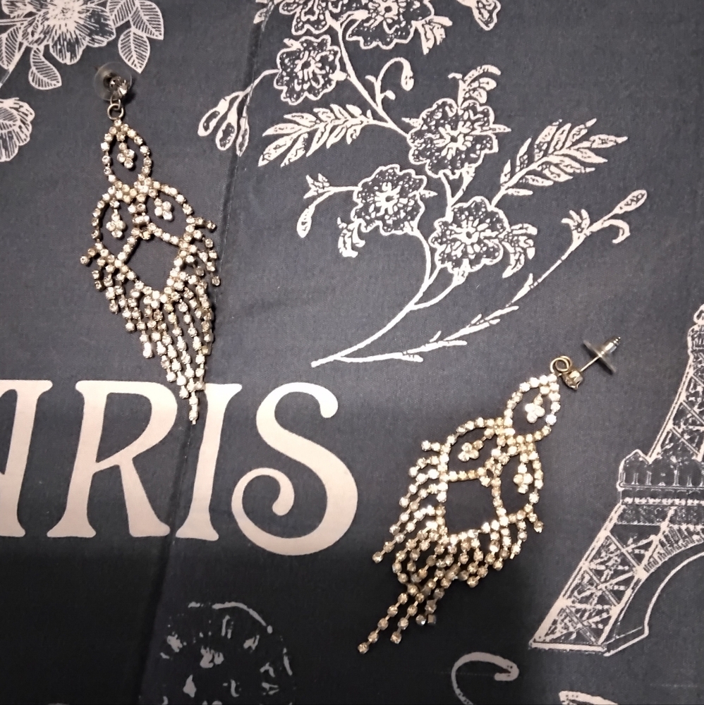 Glamorous Chandlier Drop Earrings